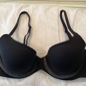 Victoria secret body by Victoria bra